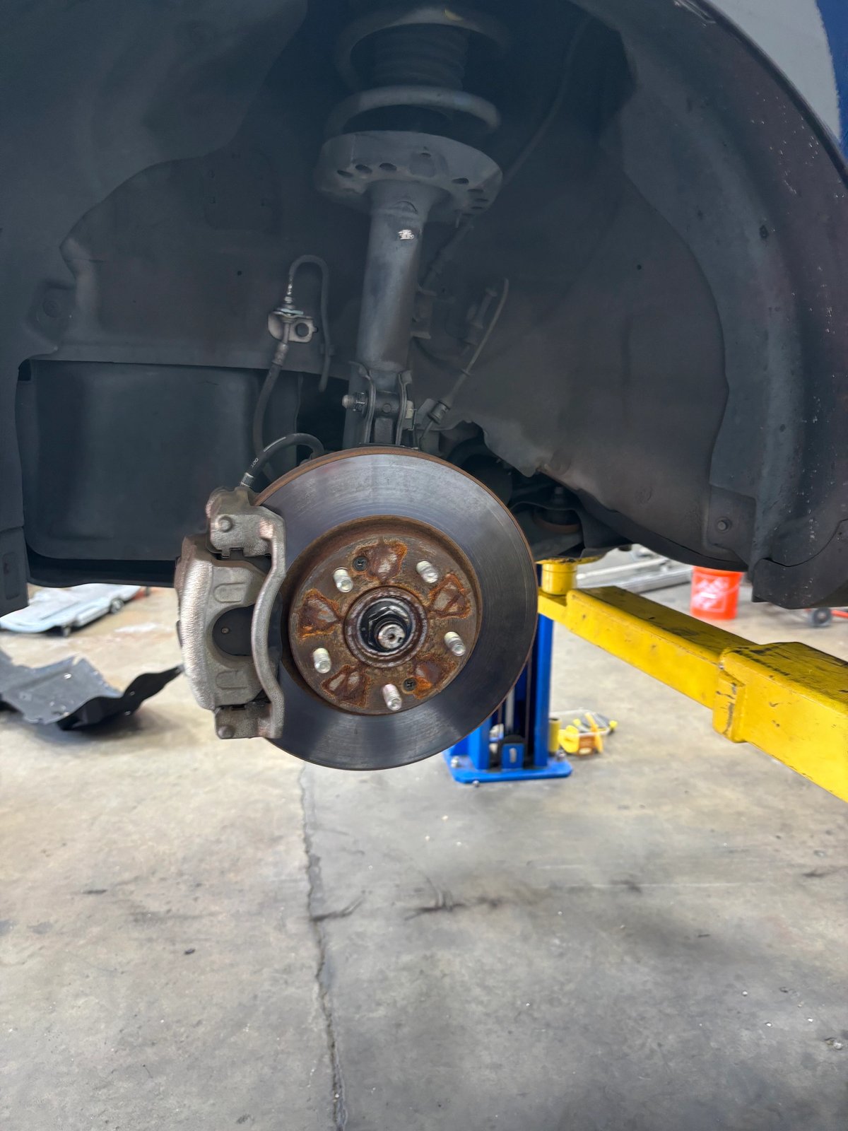 Brake and suspension components on the lift